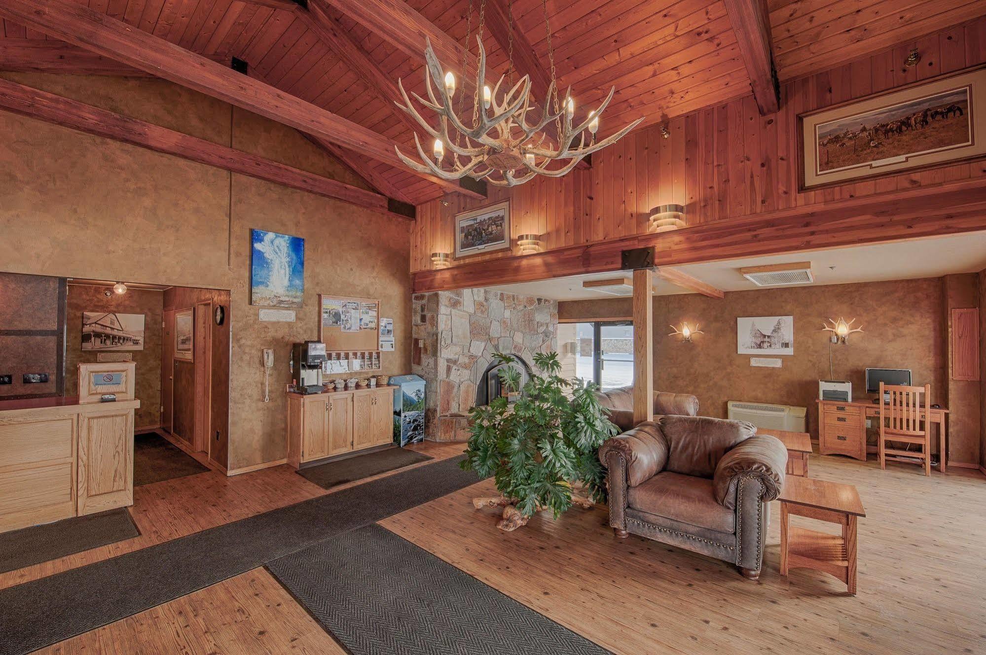 Brandin' Iron Inn West Yellowstone Exteriér fotografie